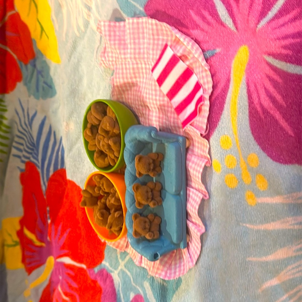 Small teddy bears in a scene
